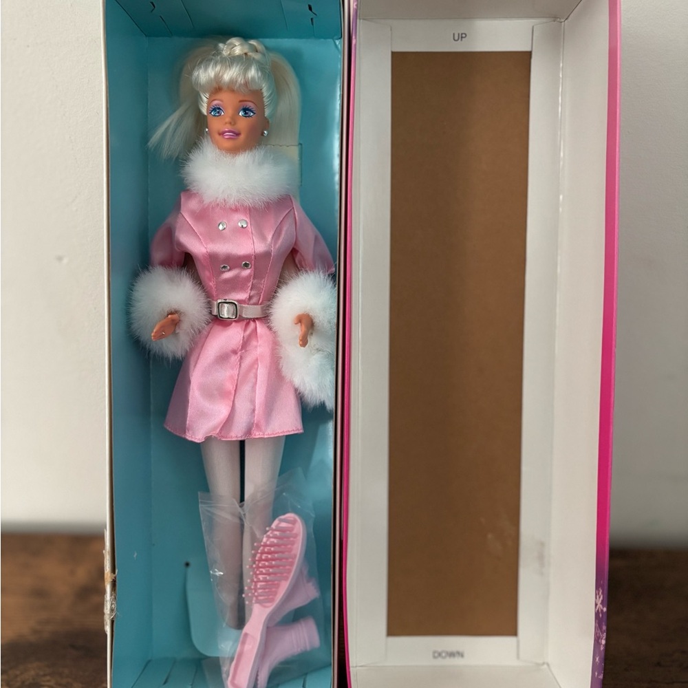 Beautiful Vintage Barbies!! ❤️🩷 - Picture 4 of 7